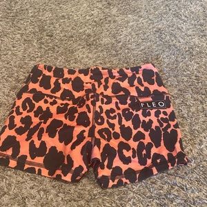 Fleo Small Coral leopard high rise original. SL monarch fabric.